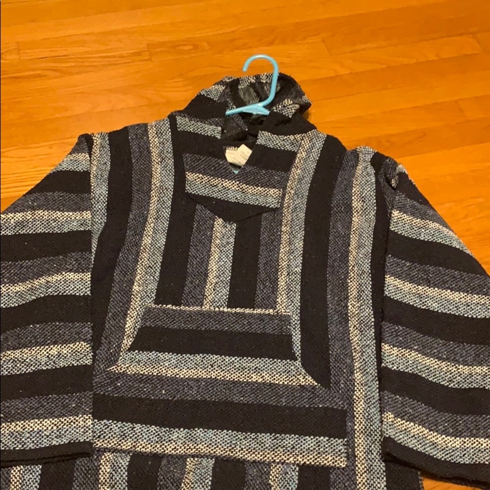 light/dark blue drug rug sweater